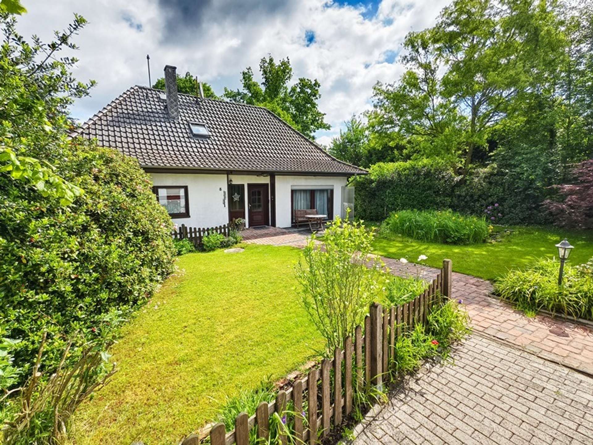 celle-altenhagen-familienhaus-mit-grossem-nicht-einsehbaren-garten