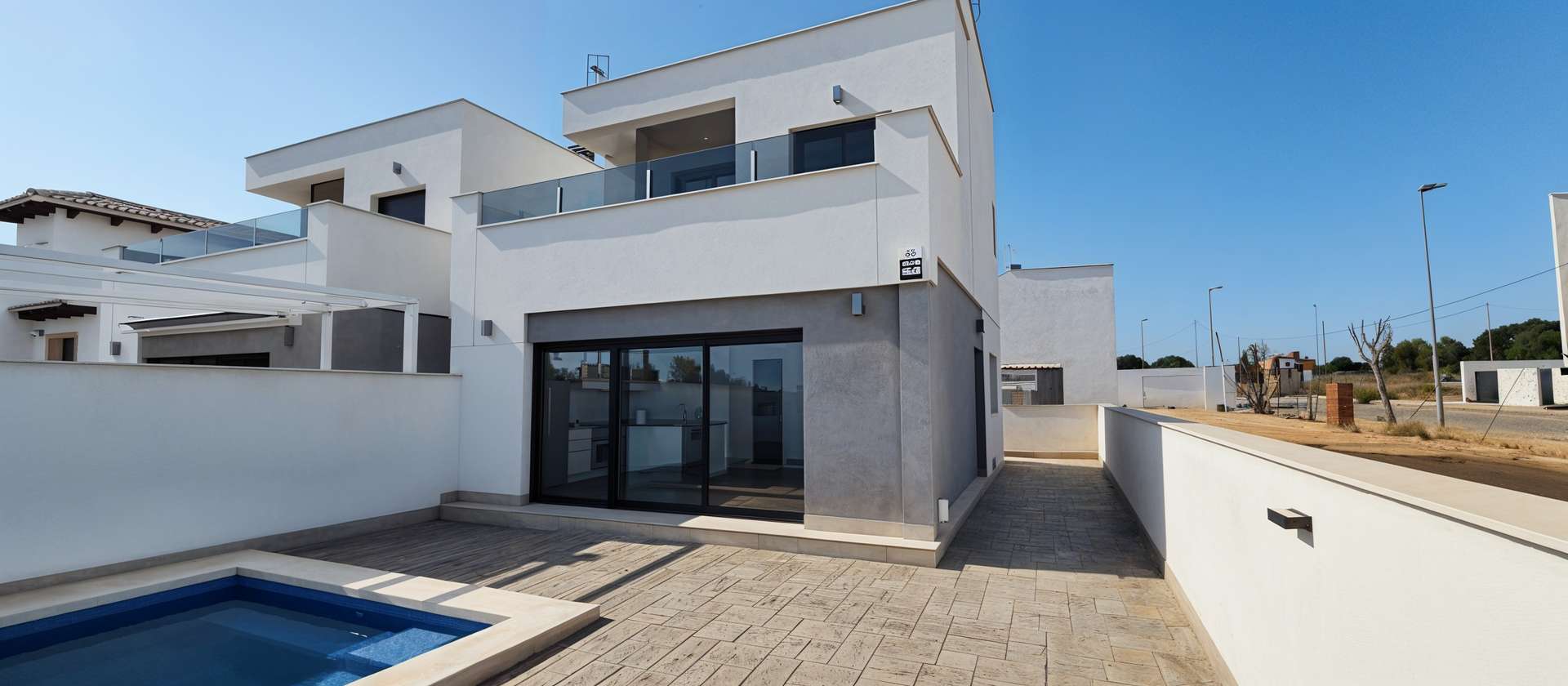 spanien-immobilien-villamartin-los-dolses-freistehende-villa-mit-3-schlafzimmern-privatem-pool